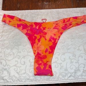437 Swim Kenzie Bottoms size large